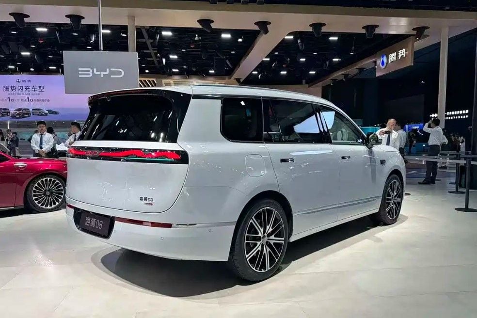 BYD Sealion 08, el SUV eléctrico con 900 km de autonomía que quiere plantar cara a los premium europeos
