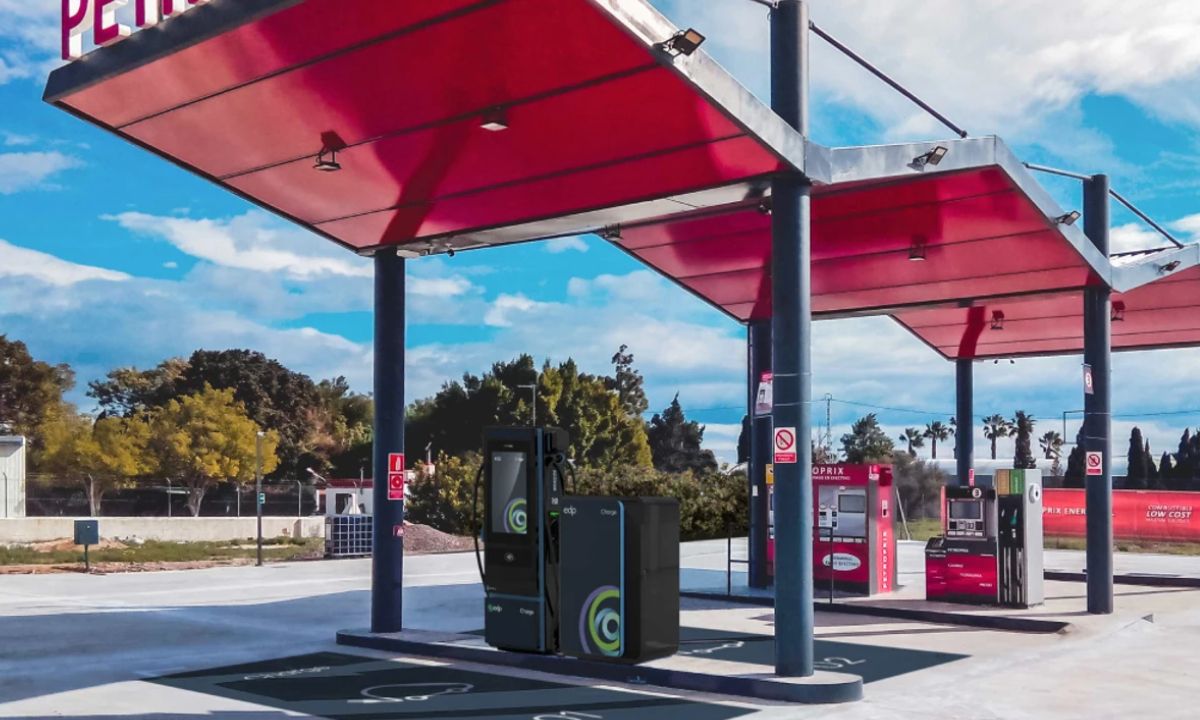 Navarra marca el camino: las gasolineras ya saben que el futuro no se vende en surtidores
