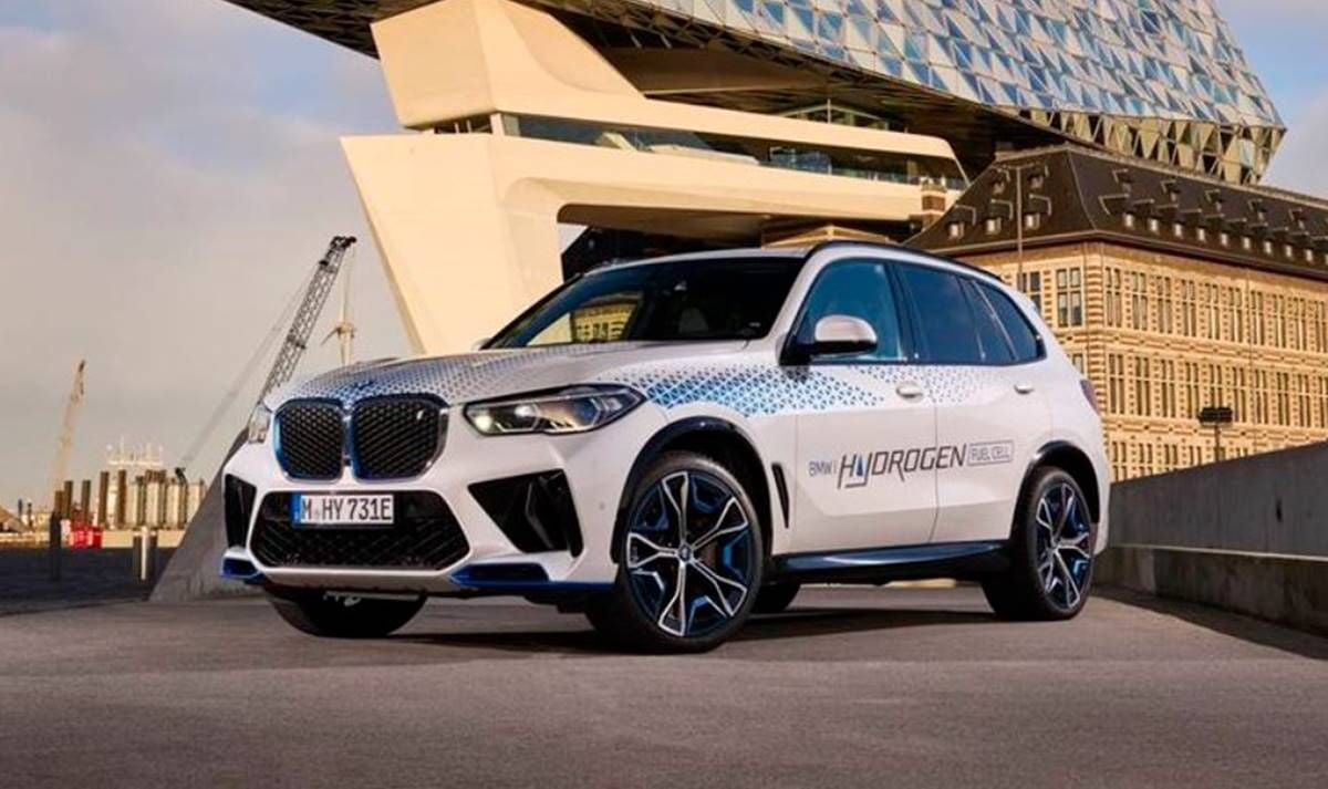 A pesar de que no tiene presente ni futuro, BMW sigue quemando dinero con el hidrógeno ¿Por qué?