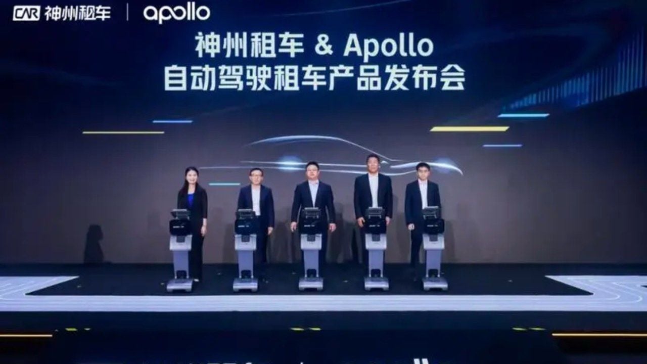 En China ya es posible alquilar un coche autónomo y llevártelo para tu fin de semana