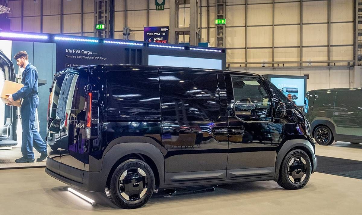 El KIA PV5 estrena nuevas versiones con más carga y 400 km de autonomía