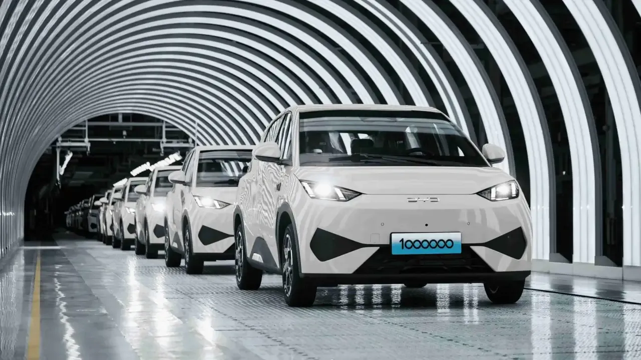 Volkswagen y BYD en negociaciones: la famosa Fábrica de Cristal alemana producirá eléctricos chinos