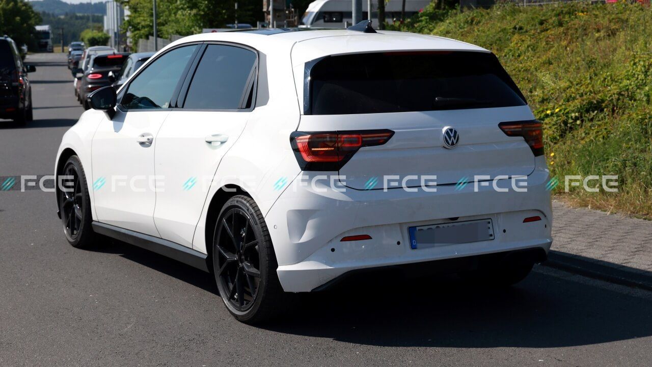Volkswagen ya prueba el eléctrico del que depende su futuro, el ID.2 de 25.000 euros se deja ver en su forma definitiva