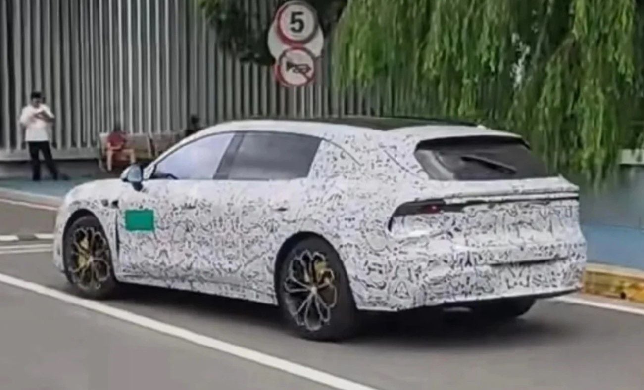 845 km de autonomía y desde 13.800 euros: el MG 07 prepara una versión familiar que quiere arrasar
