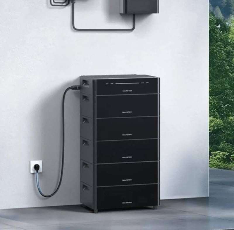La batería solar de 970 euros que puedes ampliar hasta 15,36 kWh y conectar a 4 kW de paneles