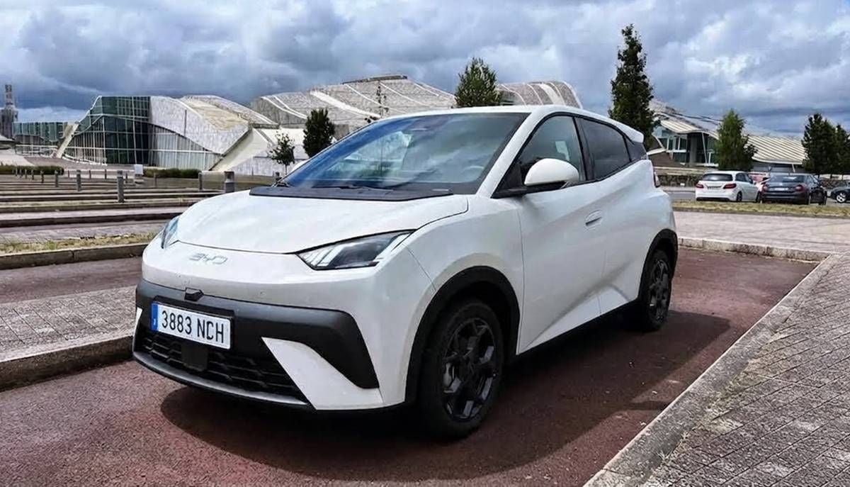 220 km de autonomía desde 12.904 euros: BYD rebaja más de 7.000 euros el Dolphin Surf
