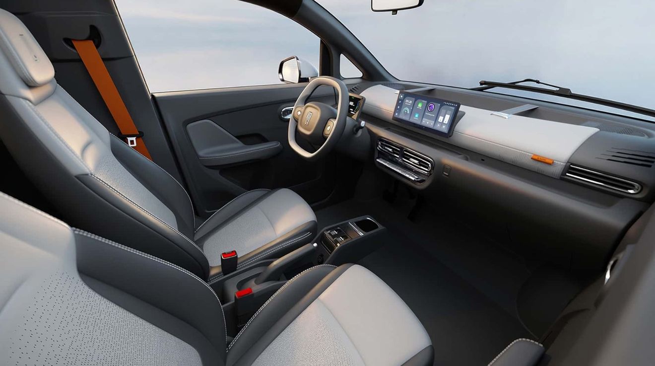 El microcoche eléctrico que no quiere comportarse como un microcoche