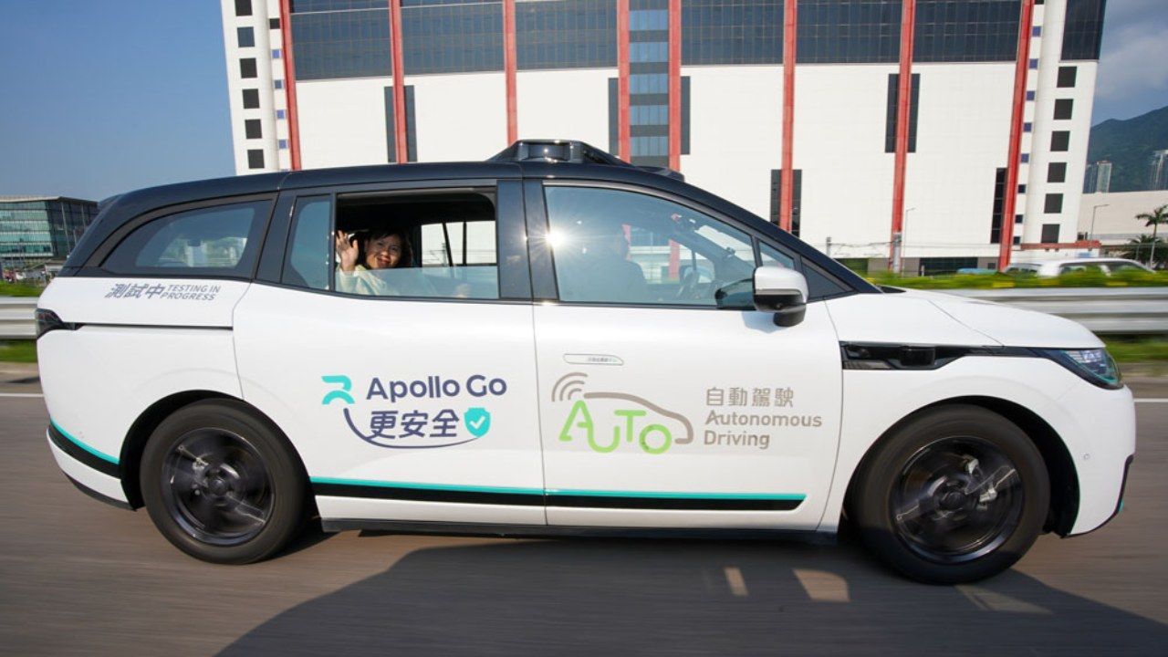 En China van a otro ritmo, allí ya es posible alquilar un coche autónomo para una semana entera