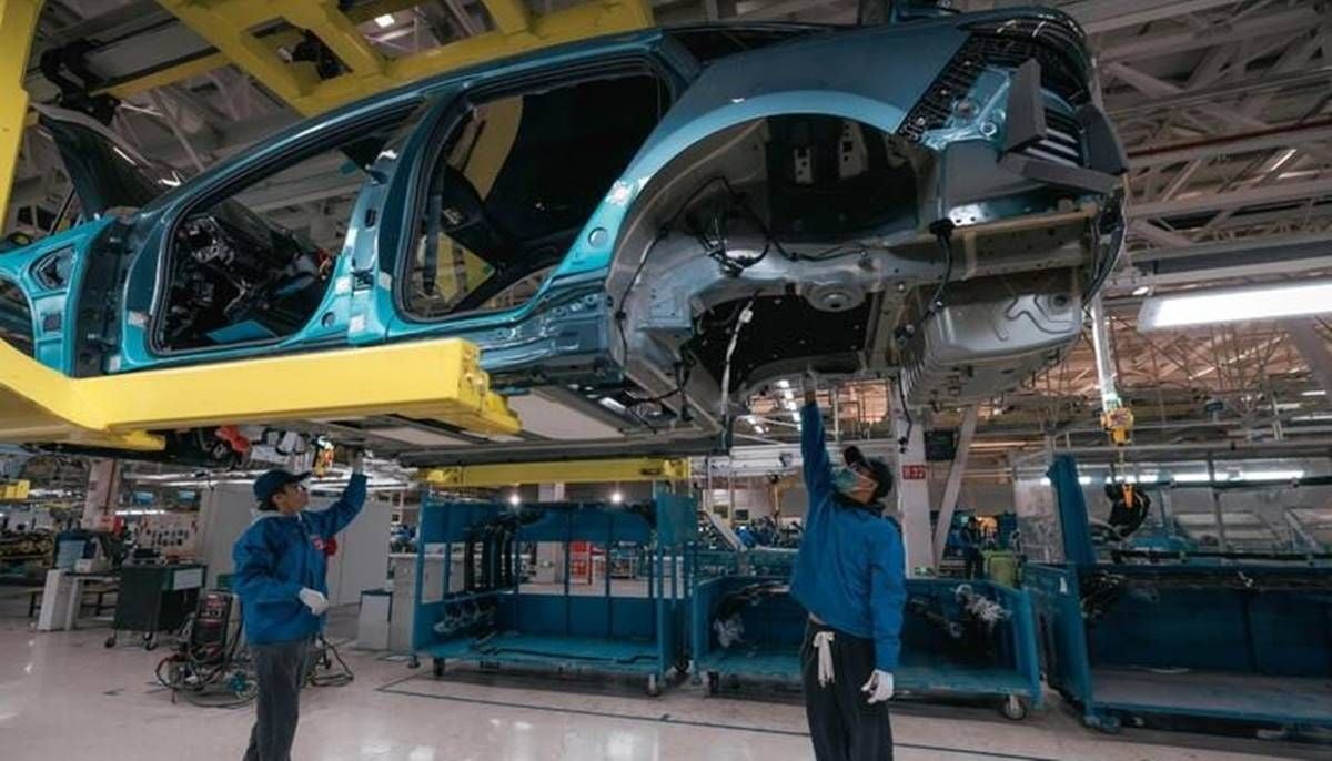 BYD quiere tres fábricas de coches y una de baterías en Europa: España parte con ventaja
