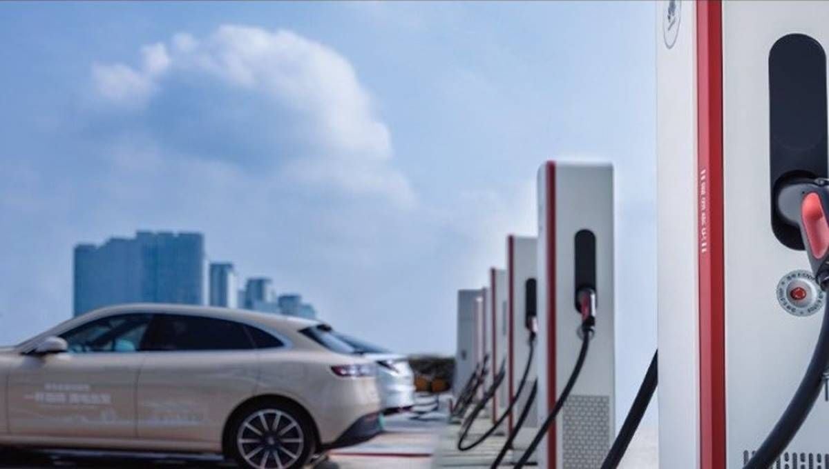 Geely prepara cargadores de 1.800 kW: cargar un coche eléctrico necesitará menos de cinco minutos