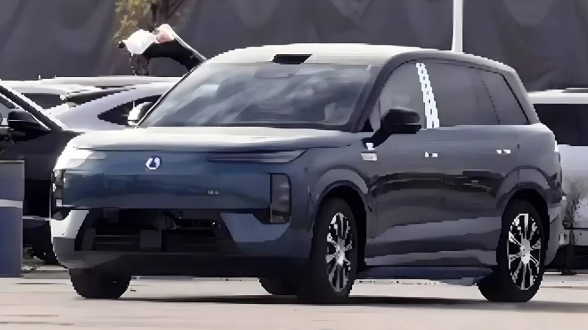 Más de 1.000 km de autonomía y todo el lujo que asusta a los alemanes: así es el nuevo Denza N8