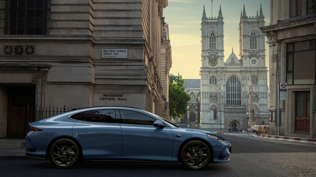 El nuevo MG IM5 llega a Europa con más autonomía y un precio más bajo que el Tesla Model 3