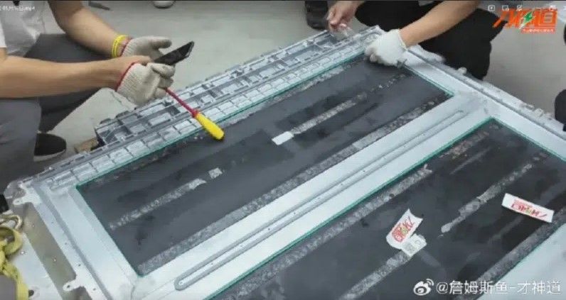 El desmontaje de la batería Blade de BYD desvela algunos de sus secretos