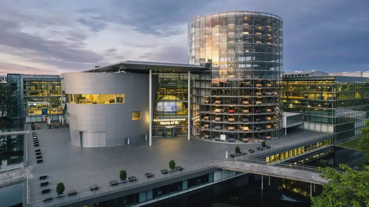 BYD podría levantar una planta en España: Volkswagen niega la venta de su Fábrica de Cristal