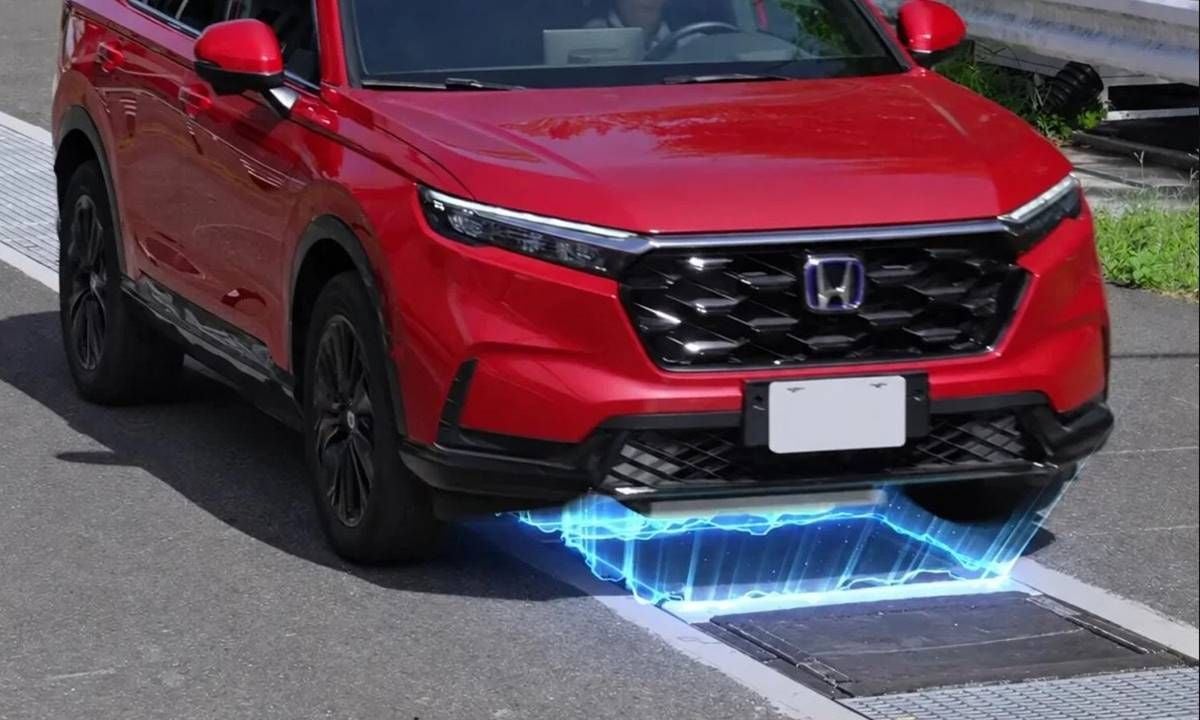 Adiós a las paradas para cargar: Honda desarrolla una carretera capaz de enviar energía al coche en marcha