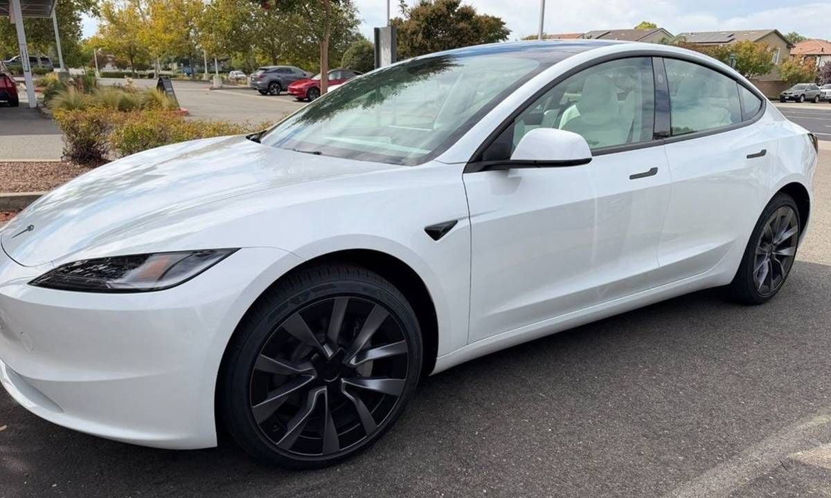 Tesla actualiza el configurador en España: nueva pantalla, nuevas llantas y más autonomía para el Model 3