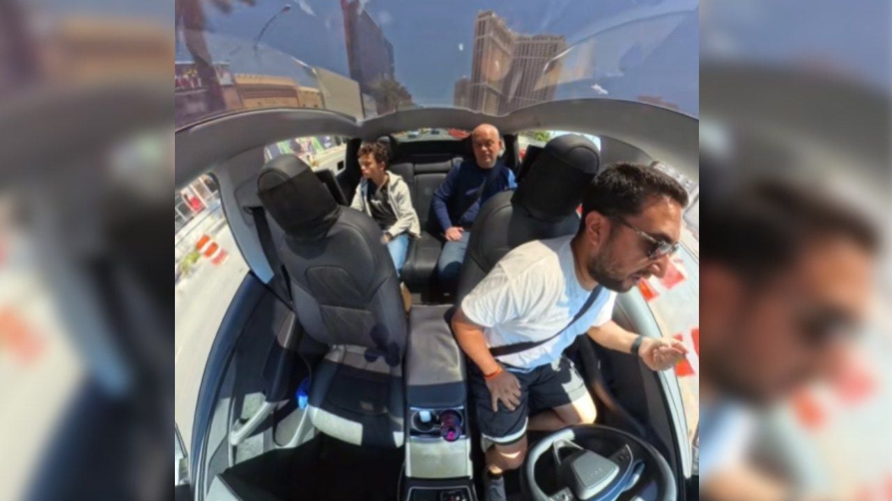 Se compra seis Tesla y traza un plan infalible, pero su negocio depende del éxito de los Robotaxis