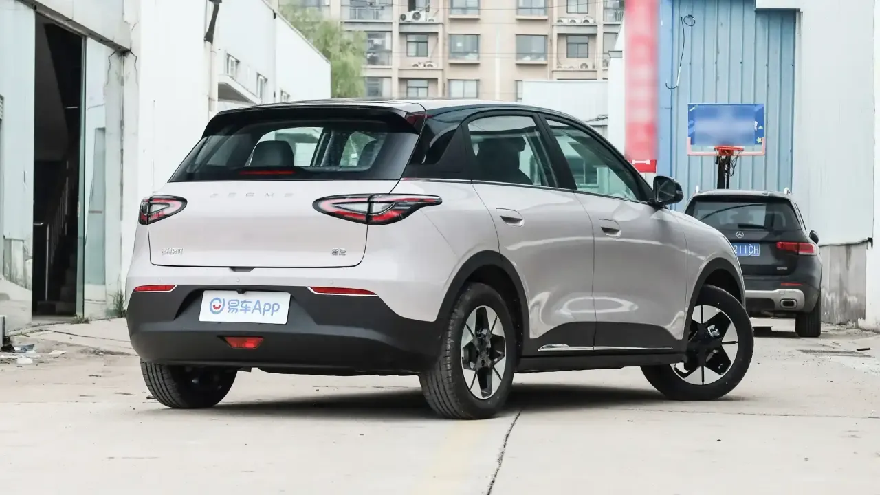 El Geely E2 se actualiza antes de empezar a fabricarse en España, así es el coche más vendido de China