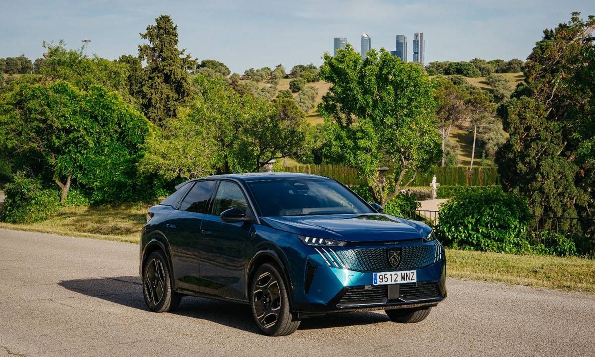 Peugeot e-3008: el SUV eléctrico que combina lujo, diseño y hasta 700 km