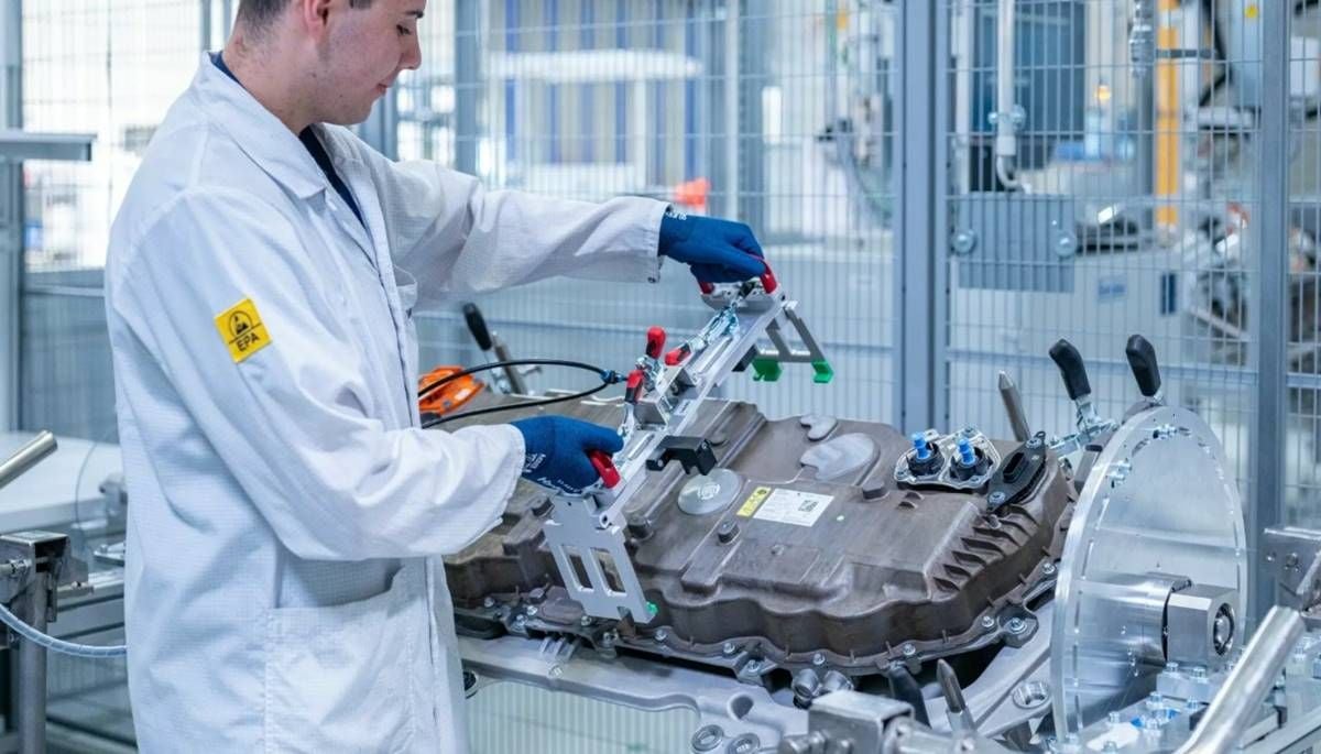 A pesar de que no tiene presente ni futuro, BMW sigue quemando dinero con el hidrógeno ¿Por qué?