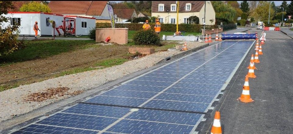 Francia se convirtió en el primer país del mundo en construir una gran carretera solar. Ahora sabemos por qué no fue una buena idea