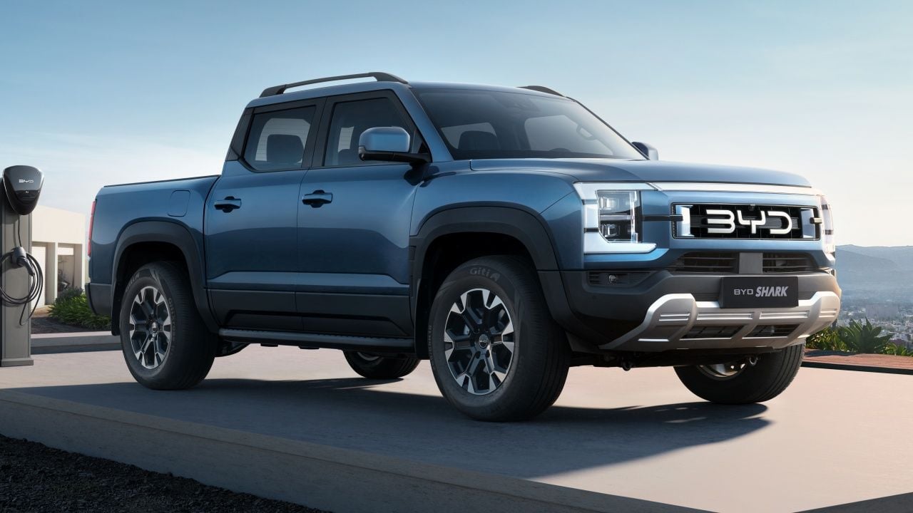 La BYD Shark llega a Europa, una pick-up híbrida enchufable que le quiere poner las cosas difíciles a la Santana 400