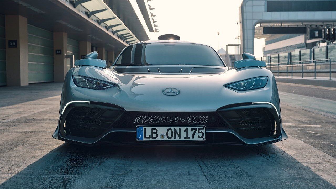 Mercedes llama a revisión al 80% de los AMG One por riesgo de incendio