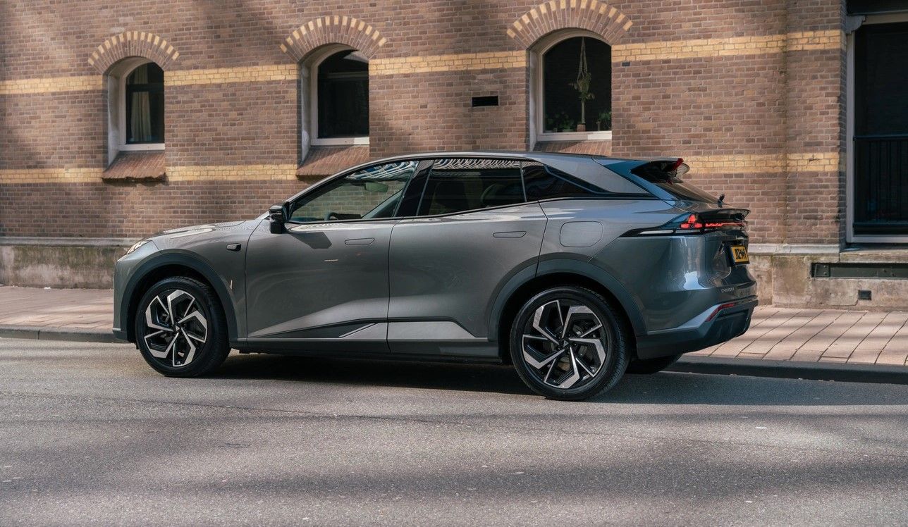 El Changan Deepal S07 se pone al día con carga de 200 kW, más potencia y una suspensión mejorada