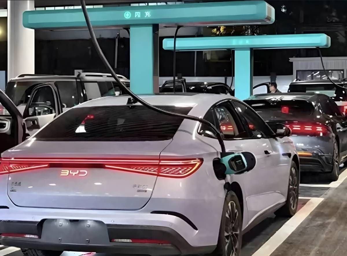 Más de 1,22 millones de recargas y miles de cambios de batería: así afronta China las vacaciones en coche eléctrico