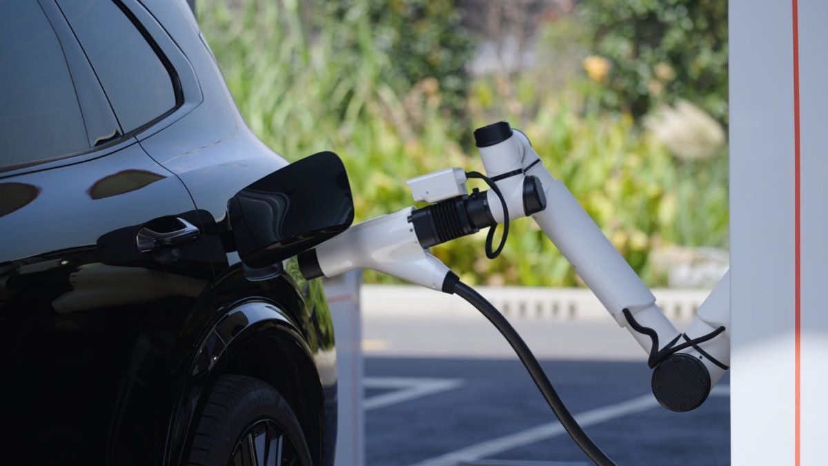 Geely lleva la carga de los coches eléctricos al megavatio: 10 al 70% en solo 4 minutos y medio