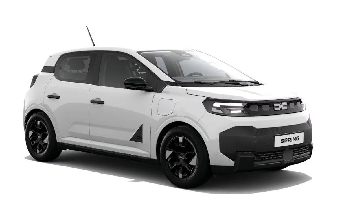 Dacia acaba de llevar el ahorro demasiado lejos: el nuevo Spring más barato ni siquiera tiene pantalla