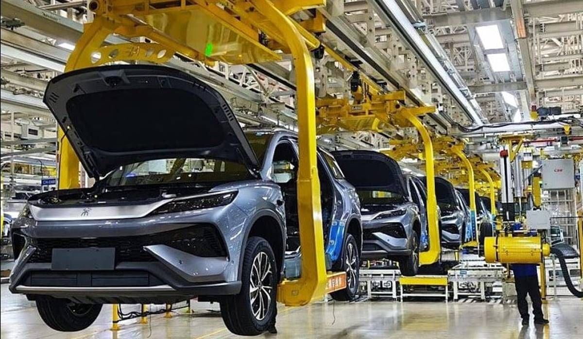 BYD quiere tres fábricas de coches y una de baterías en Europa: España parte con ventaja