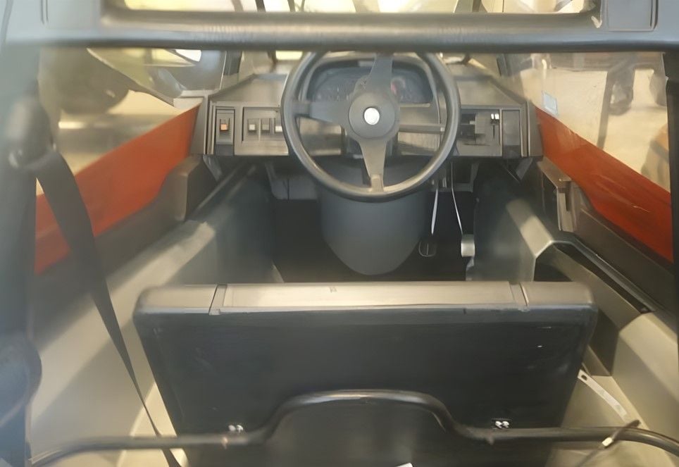 Tres ruedas, una plaza y hasta 120 km de autonomía: así era este pionero eléctrico de 1987