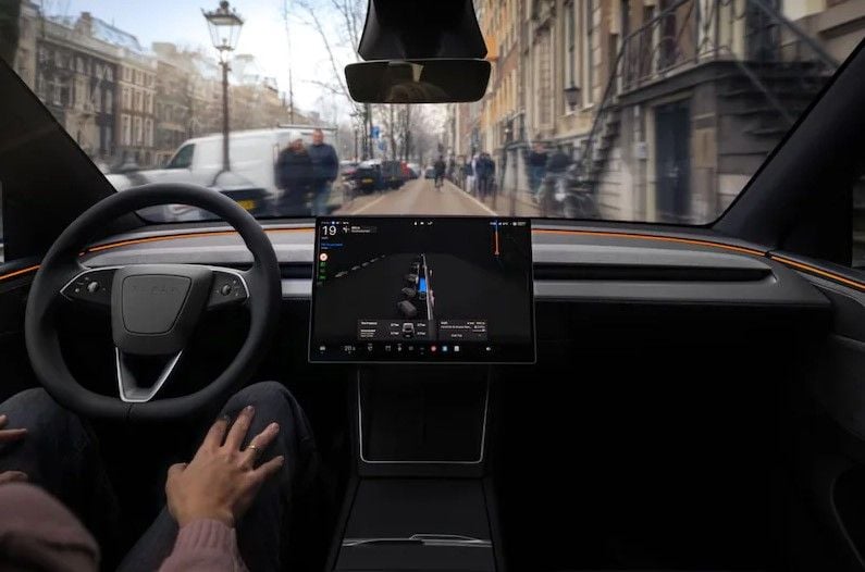 Tesla publica las cifras del FSD en Países Bajos y apunta a una caída de los accidentes