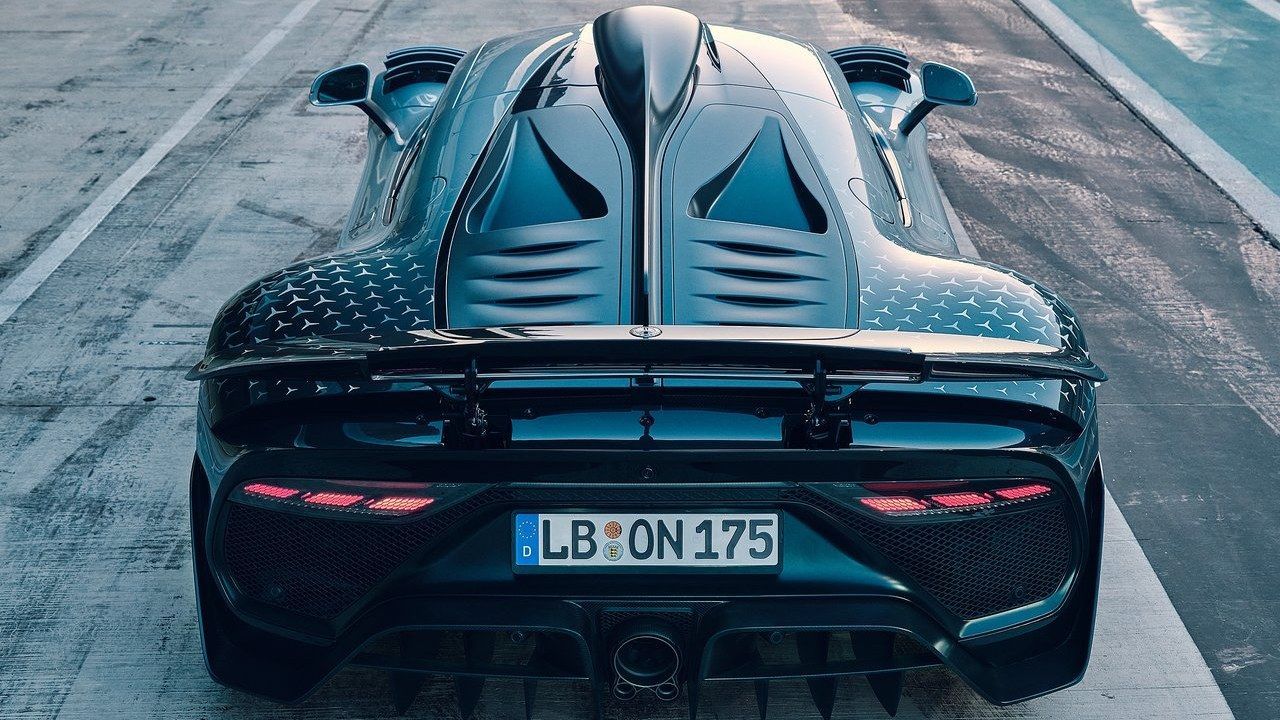 Mercedes llama a revisión al 80% de los AMG One por riesgo de incendio