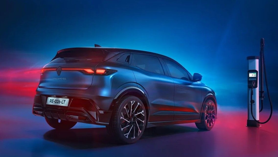 El Renault Mégane E-Tech sorprende: batería LFP, 500 km de autonomía y más barato