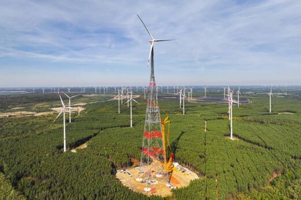 El aerogenerador más alto del mundo ya está terminado: mide 365 metros y puede cargar 1.200 coches eléctricos al día