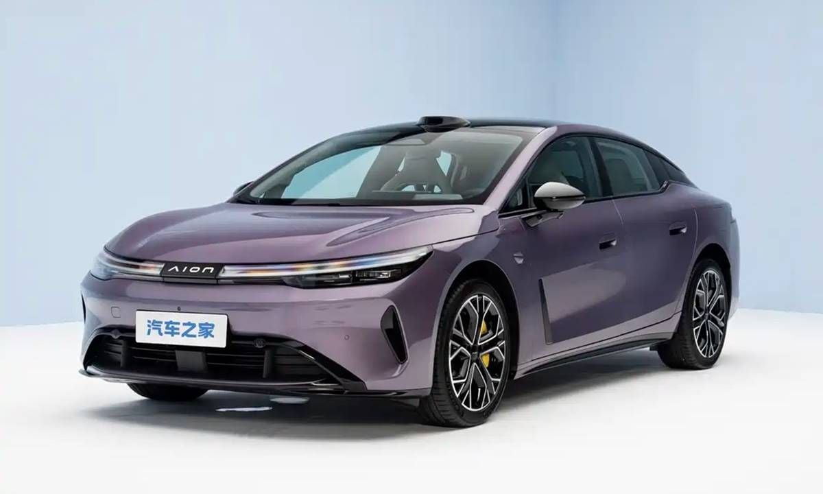 Una berlina eléctrica con batería CATL, sistema Huawei y 700 km de autonomía: así es el Aion Ray7