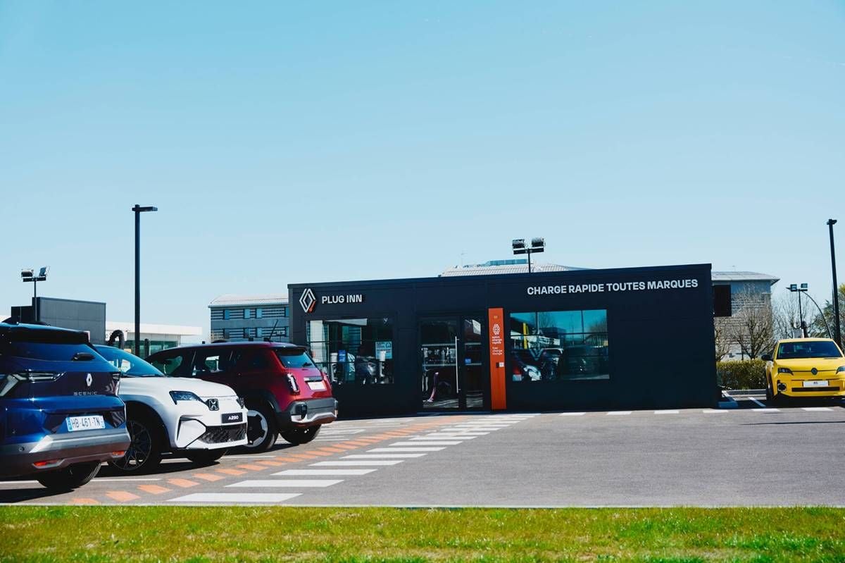 Renault muestra el camino de como deben ser las estaciones de carga para coches eléctricos