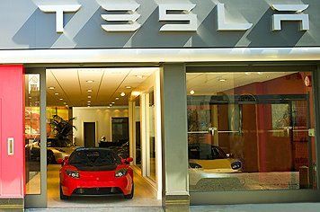 Tesla abre su primera tienda en Europa