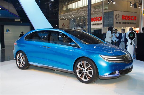Denza BDNT, el primer fruto de la alianza Daimler-BYD