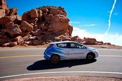 El Nissan Leaf a por el record más absurdo