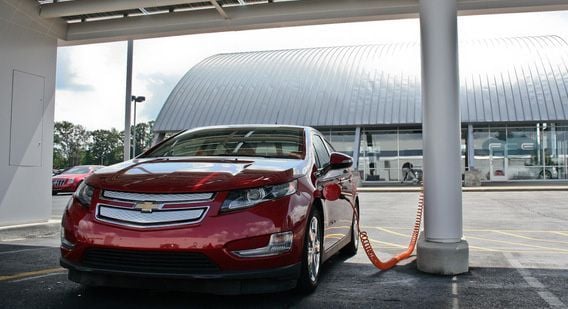 ¿Como compensar la bajada de recaudación de impuestos con los eléctricos? en Arizona ya tienen la solución