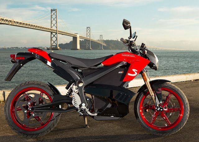 Zero nos regala la electricidad de sus motos durante los primeros 40.000 kilómetros