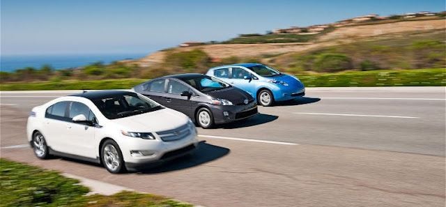 2011-chevrolet-volt-2011-nissan-leaf-2011-toyota-prius-front-end-in-motion