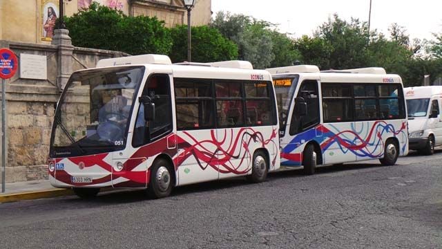 Córdoba inaugura una línea de autobuses eléctricos