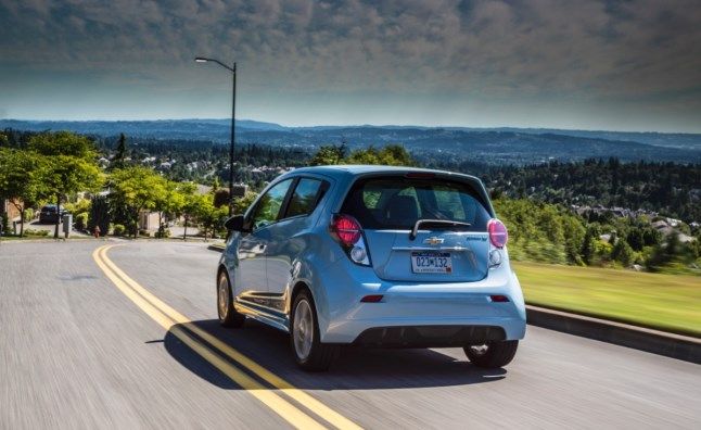 2014-Chevrolet-Spark-EV-012