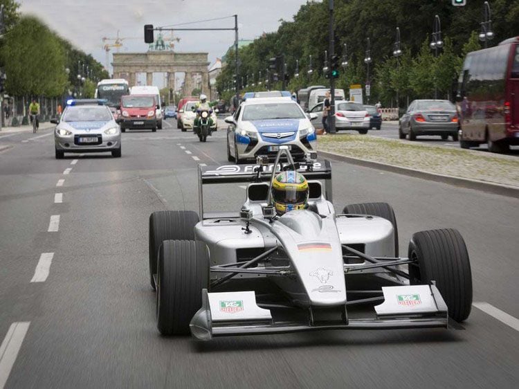 El Formula E escoltado por un Ampera y un Fluence ZE