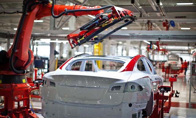 Tesla-Model-S-Factory