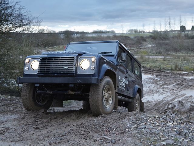 land rover defender electrico